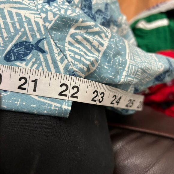 Hilo Hattie Sea Turtle Hawaiian Shirt - Picture 5 of 5